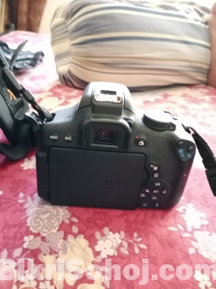 Canon 750D